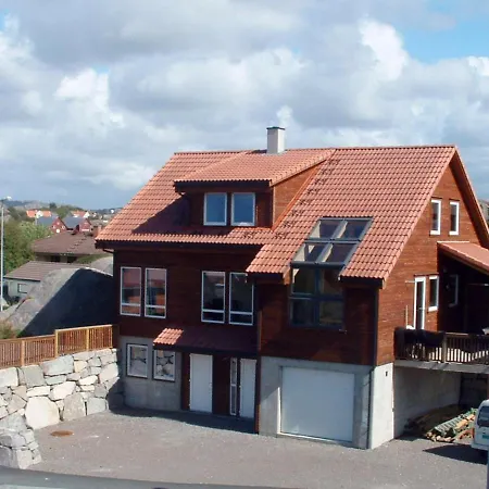 Four-bedroom In Sirevag