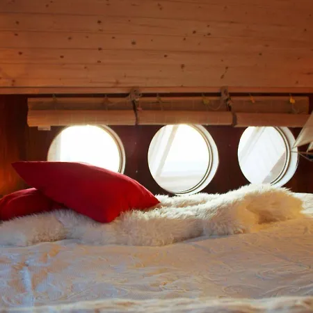Four-bedroom In Holiday home