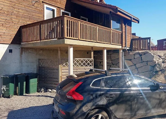 10 Person In Sirevag-by Traum *